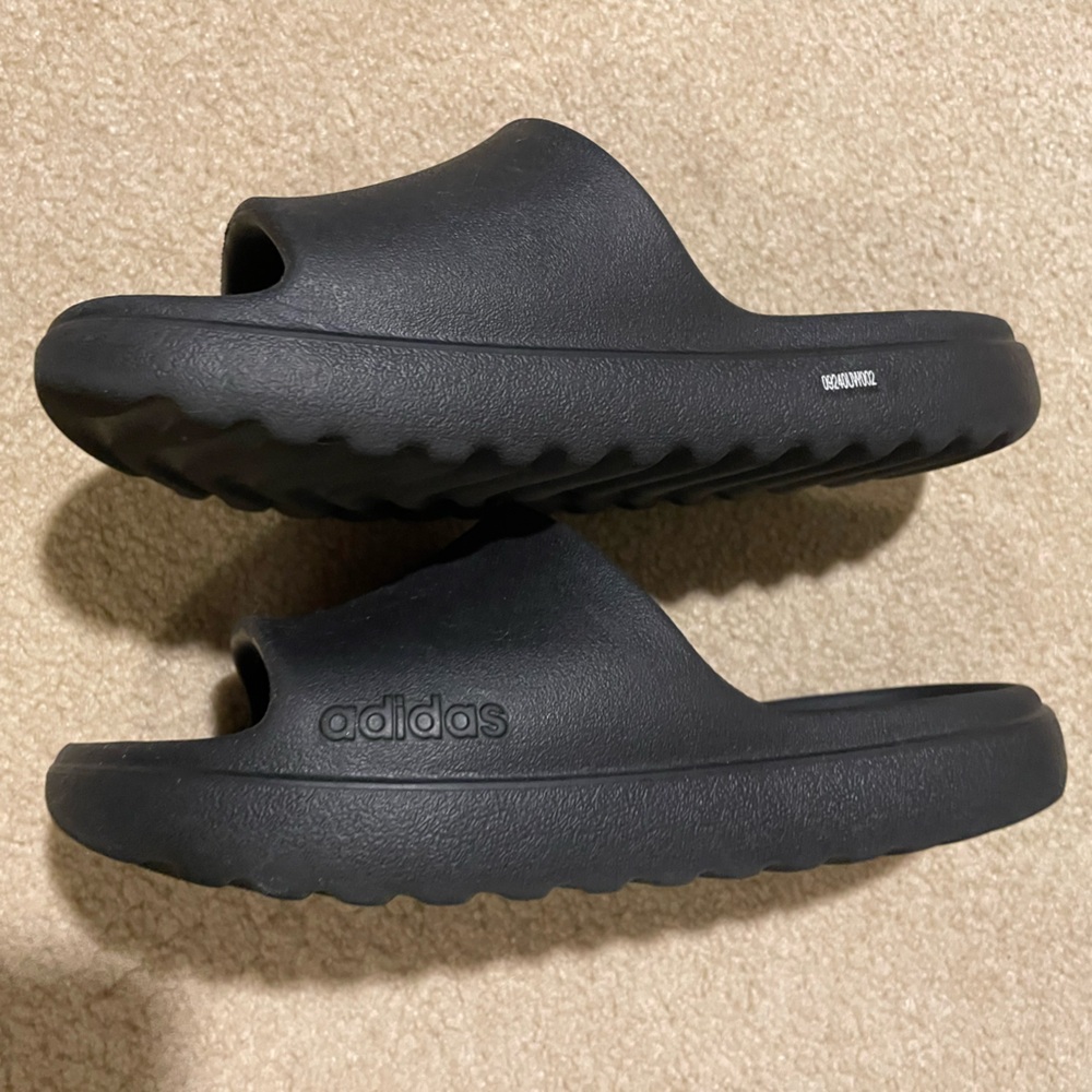 Adidas Adilette Lumia Slide Sandals - Picture 2 of 4